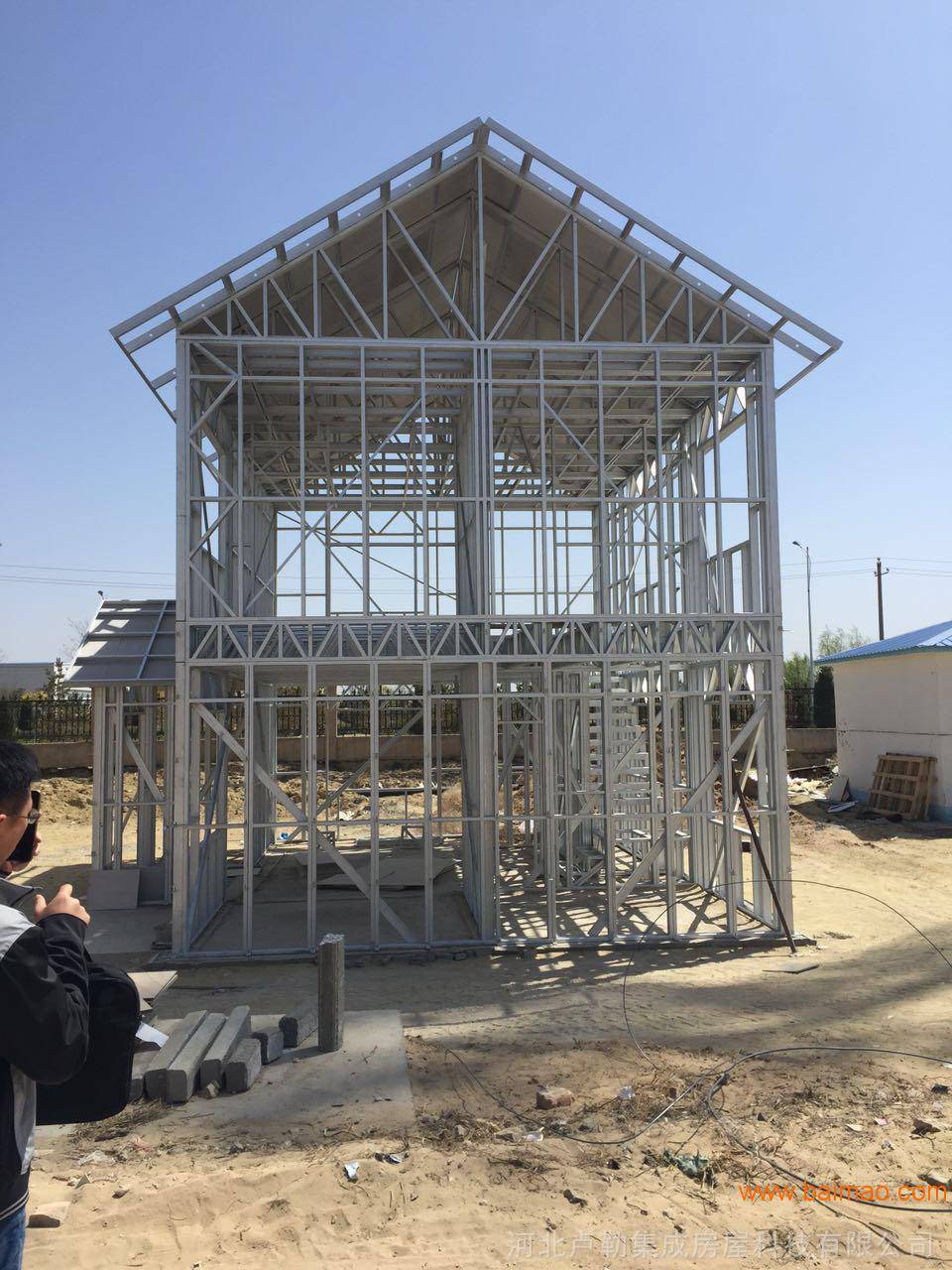 邢臺市寧晉縣裝配式輕鋼別墅農(nóng)村新式鋼結(jié)構(gòu)別墅住宅